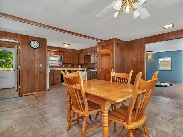 $220,000 | 304 South East Street, Gardner, IL 60424