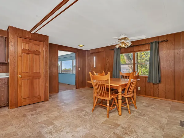 $206,000 | 304 South East Street, Gardner, IL 60424