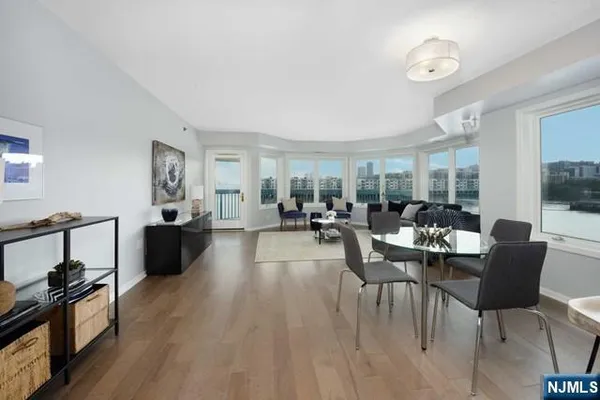 $4,500 | 307 Adams Court, Unit 307, Edgewater, NJ 07020