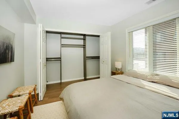 $4,500 | 307 Adams Court, Unit 307, Edgewater, NJ 07020