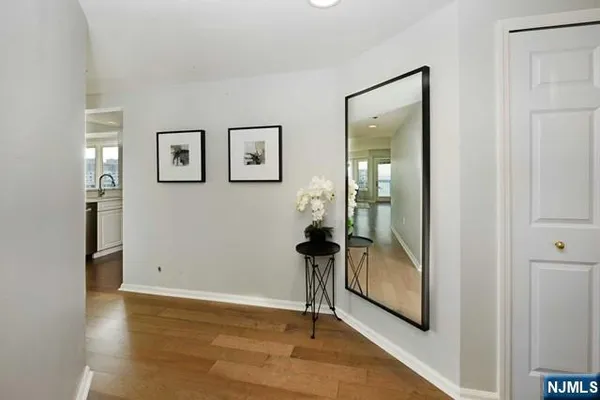 $4,500 | 307 Adams Court, Unit 307, Edgewater, NJ 07020