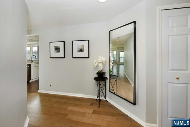 307 Adams Court, Unit 307 Edgewater, NJ 07020 - Photo 2 of 24