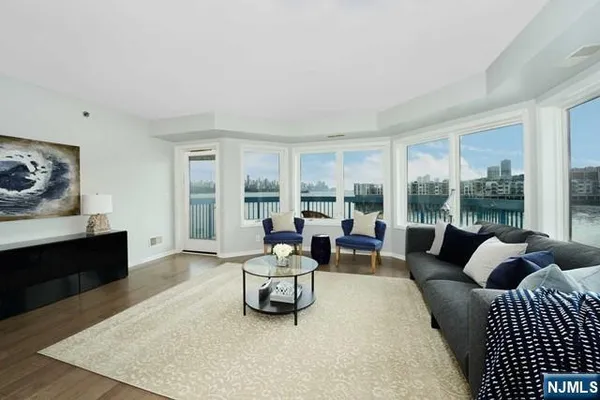$4,500 | 307 Adams Court, Unit 307, Edgewater, NJ 07020