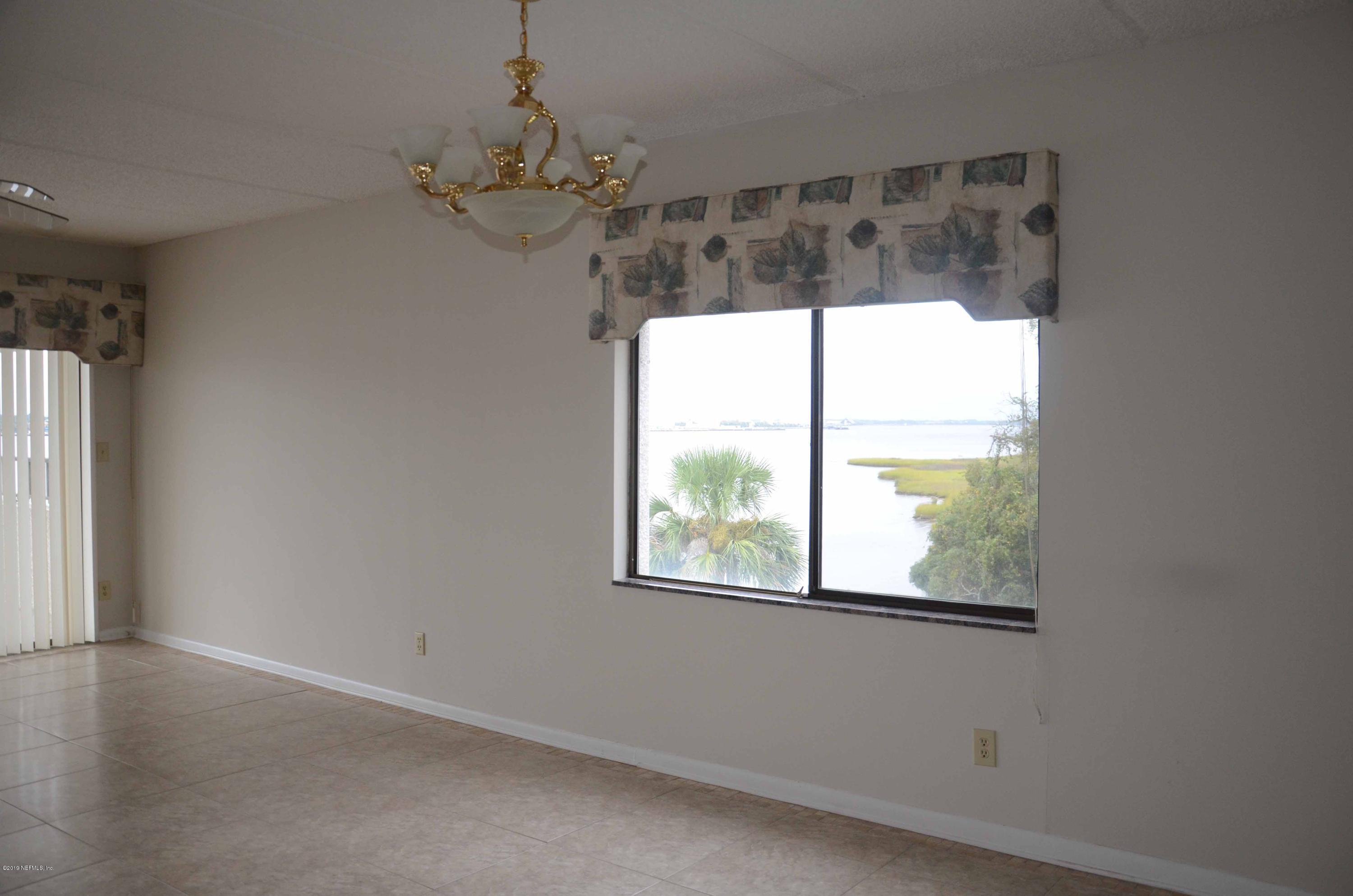 2280 Shepard Street, Unit 406 Jacksonville, FL 32211 - Photo 4 of 28 Living room