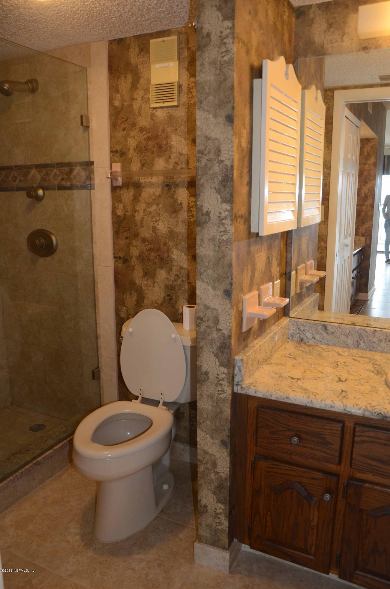 2280 Shepard Street, Unit 406 Jacksonville, FL 32211 - Photo 10 of 28 Primary Bathroom