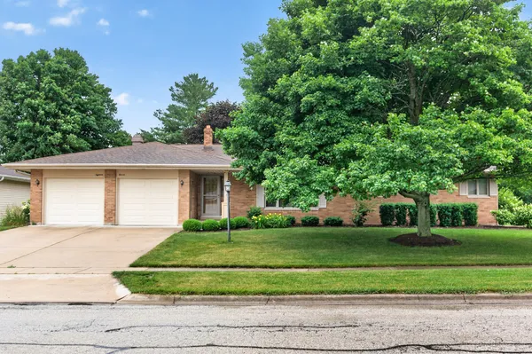 $365,000 | 1811 Park Avenue, Sycamore, IL 60178