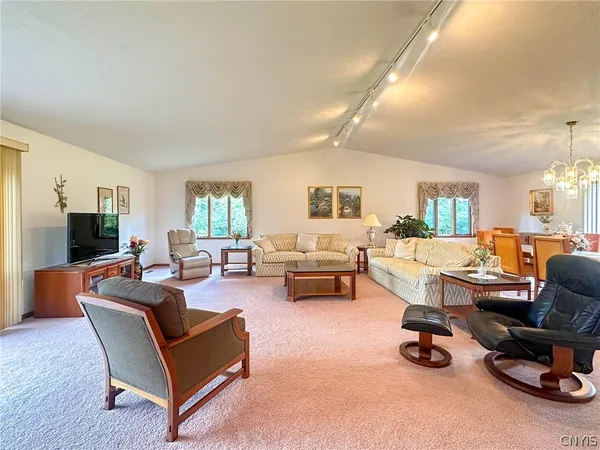 $749,900 | 2354 Middle Road, Oneida, NY 13409