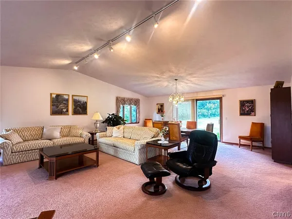 $749,900 | 2354 Middle Road, Oneida, NY 13409