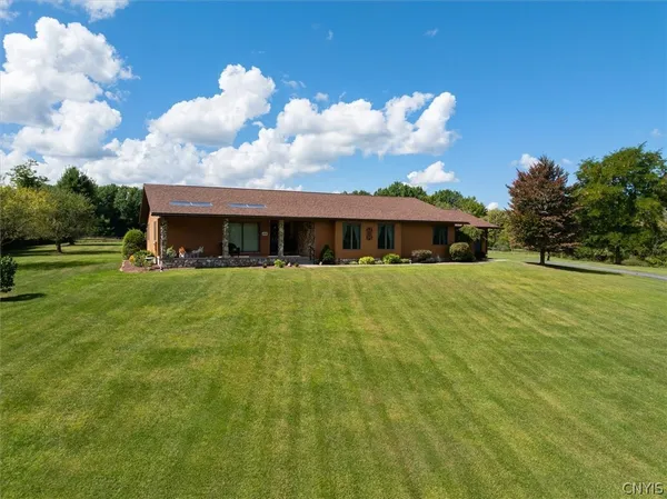 $749,900 | 2354 Middle Road, Oneida, NY 13409