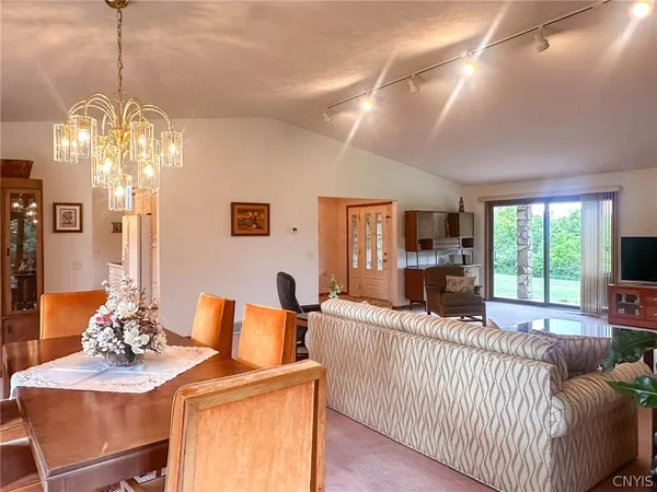 $749,900 | 2354 Middle Road, Oneida, NY 13409