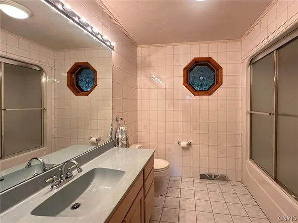 $749,900 | 2354 Middle Road, Oneida, NY 13409