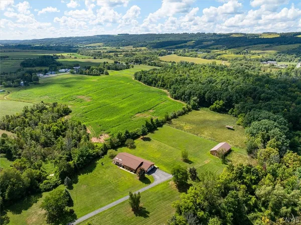 $749,900 | 2354 Middle Road, Oneida, NY 13409