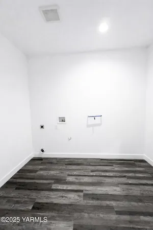 $399,900 | 305 Victoria Street, Sunnyside, WA 98944
