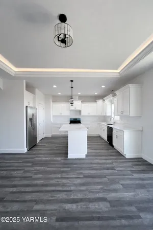 $399,900 | 305 Victoria Street, Sunnyside, WA 98944