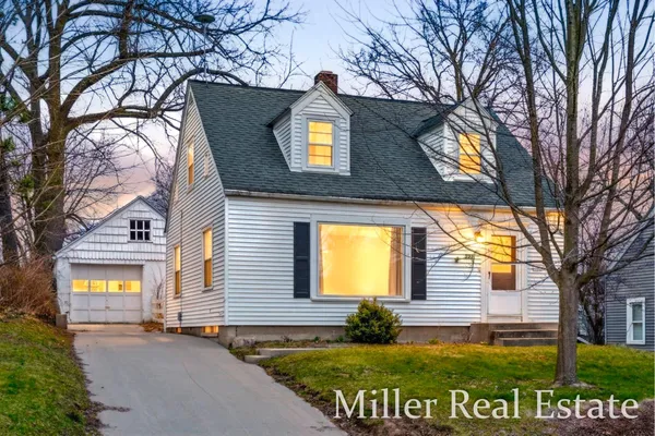 $179,900 | 227 West Benson Street, Hastings, MI 49058