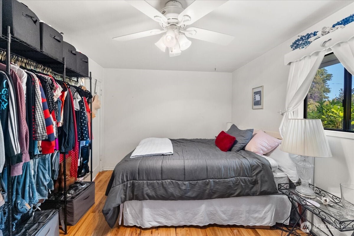 859 Southwest 132nd Street Burien, WA 98146 - Photo 14 of 37