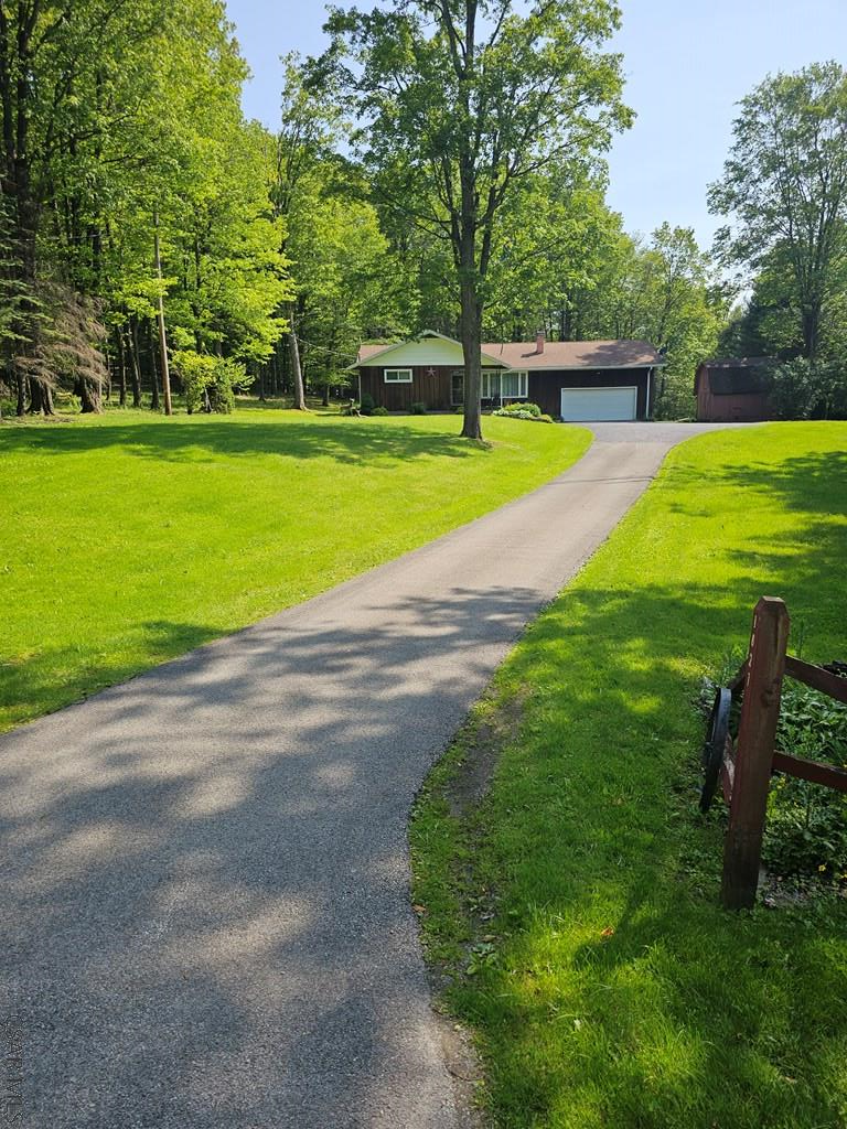 1827 Saylor School Road Boswell, PA 15531 - Photo 3 of 64