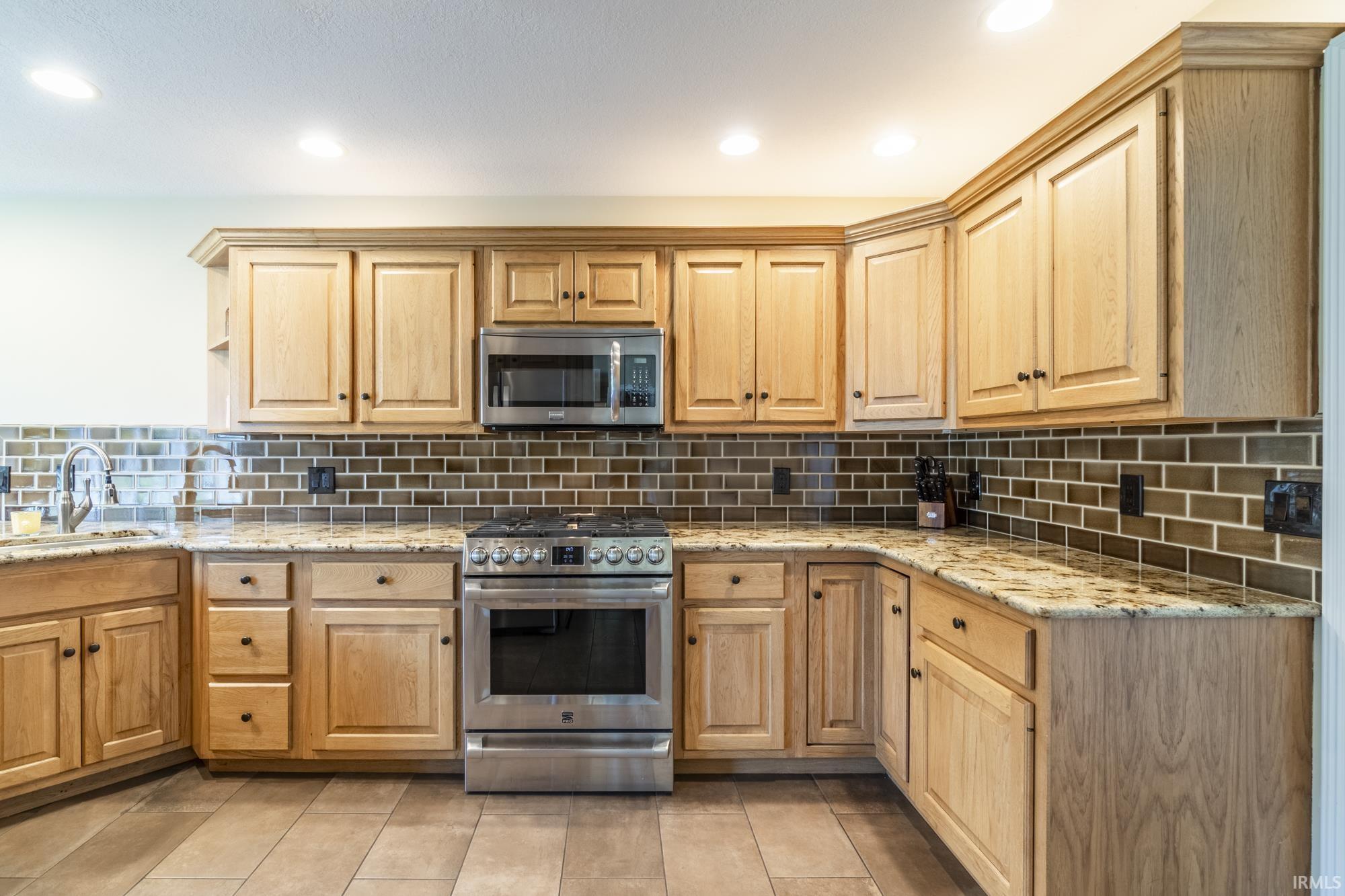 6430 Hursh Road Fort Wayne, IN 46845 - Photo 13 of 36