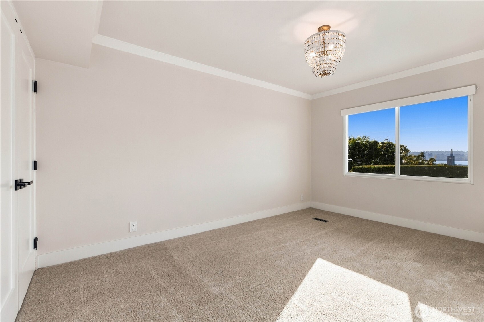 3223 Evergreen Point Road Medina, WA 98039 - Photo 31 of 40 Gallery Image 31