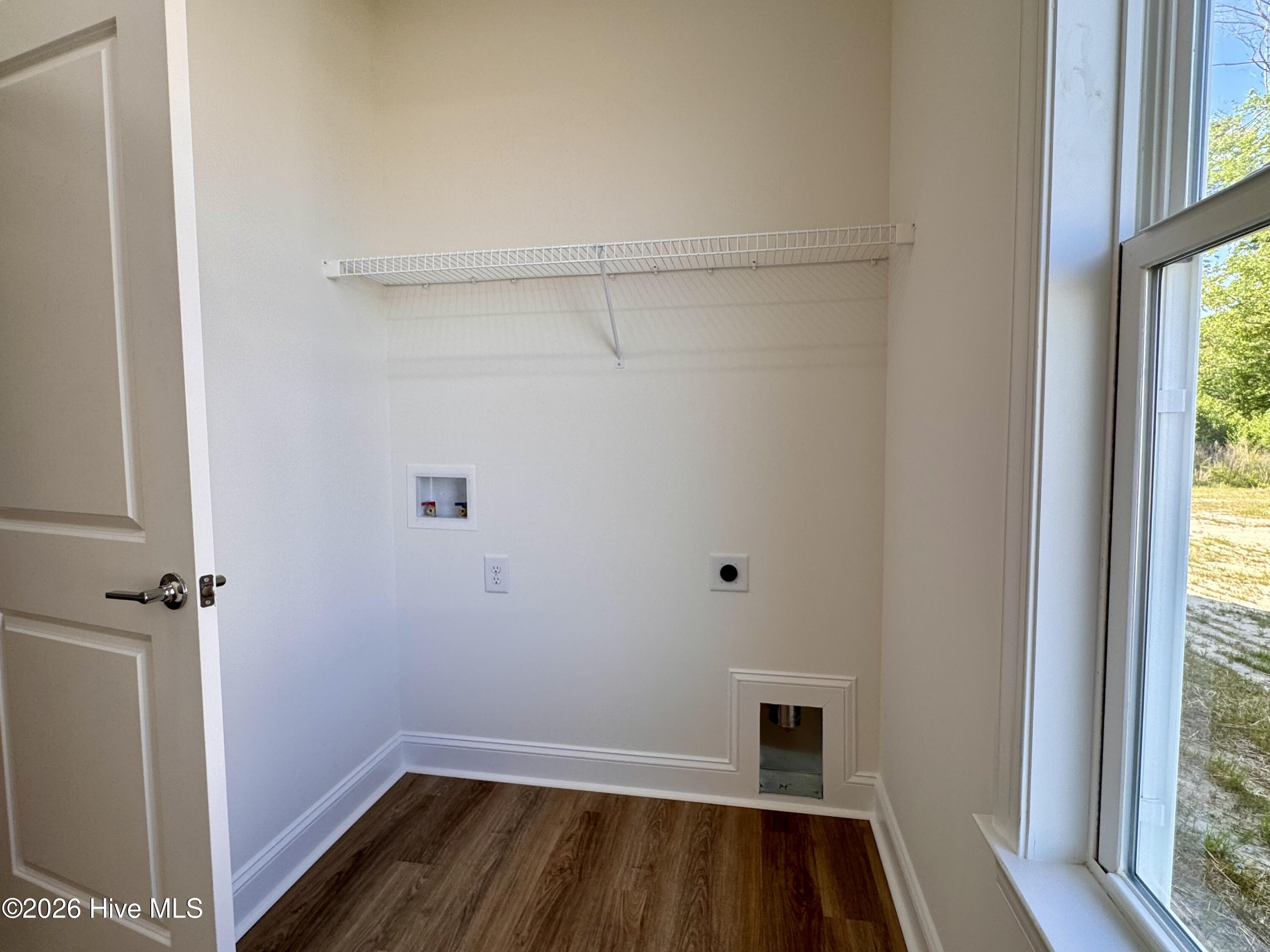 851 Fairway Road Ayden, NC 28513 - Photo 21 of 27 laundry room