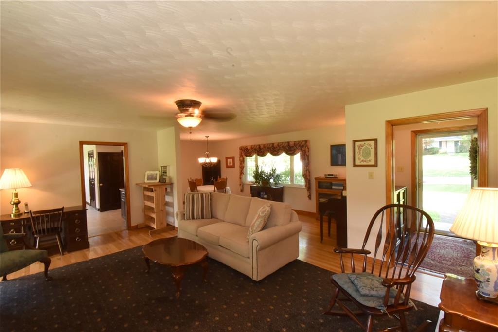 1900 Sample Road Allison Park, PA 15101 - Photo 6 of 18