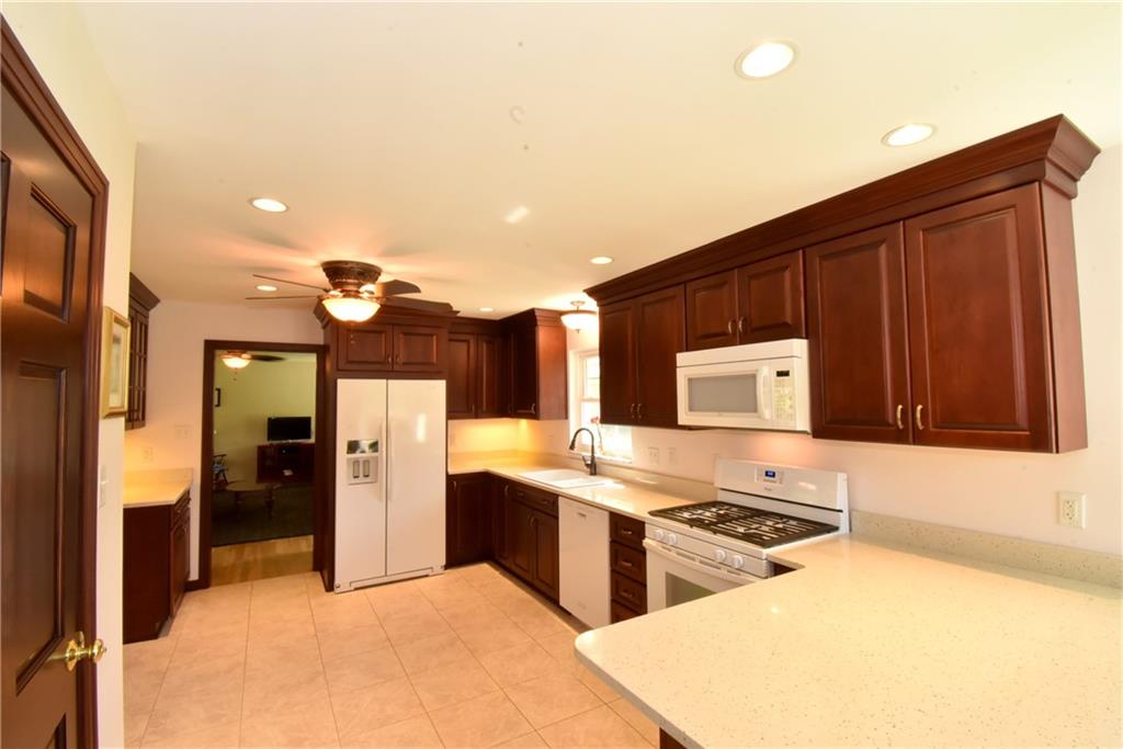 1900 Sample Road Allison Park, PA 15101 - Photo 8 of 18
