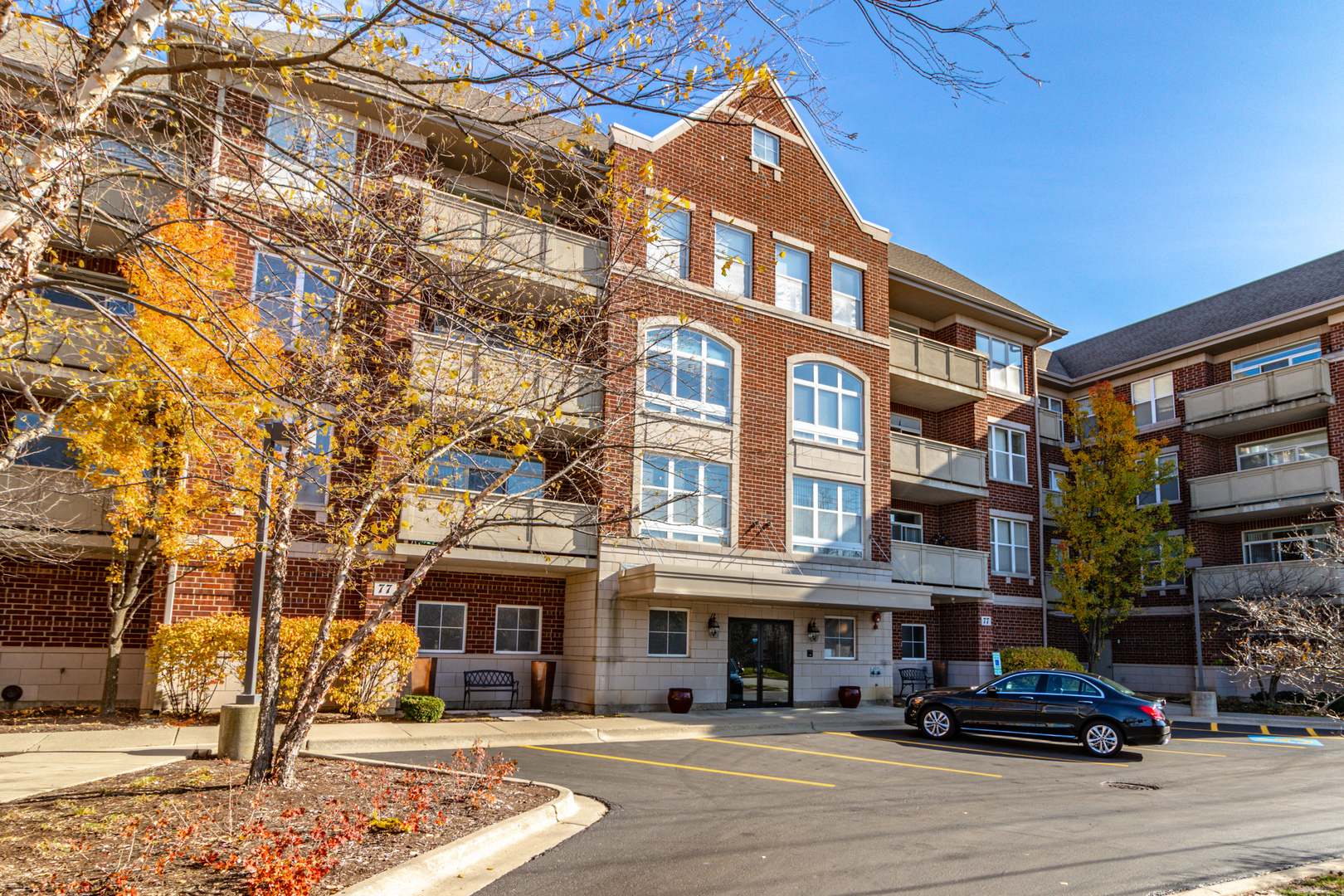77 North Quentin Road, Unit 302 Palatine, IL 60067 - Photo 1 of 28
