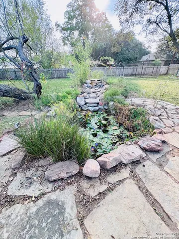 $379,000 | 1705 Hickory Street, Floresville, TX 78114