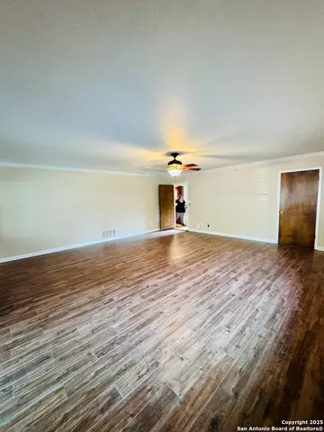 $379,000 | 1705 Hickory Street, Floresville, TX 78114