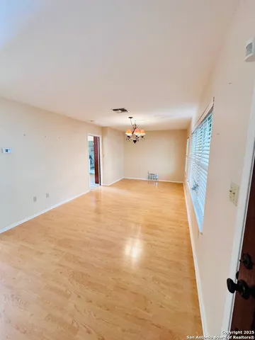 $379,000 | 1705 Hickory Street, Floresville, TX 78114