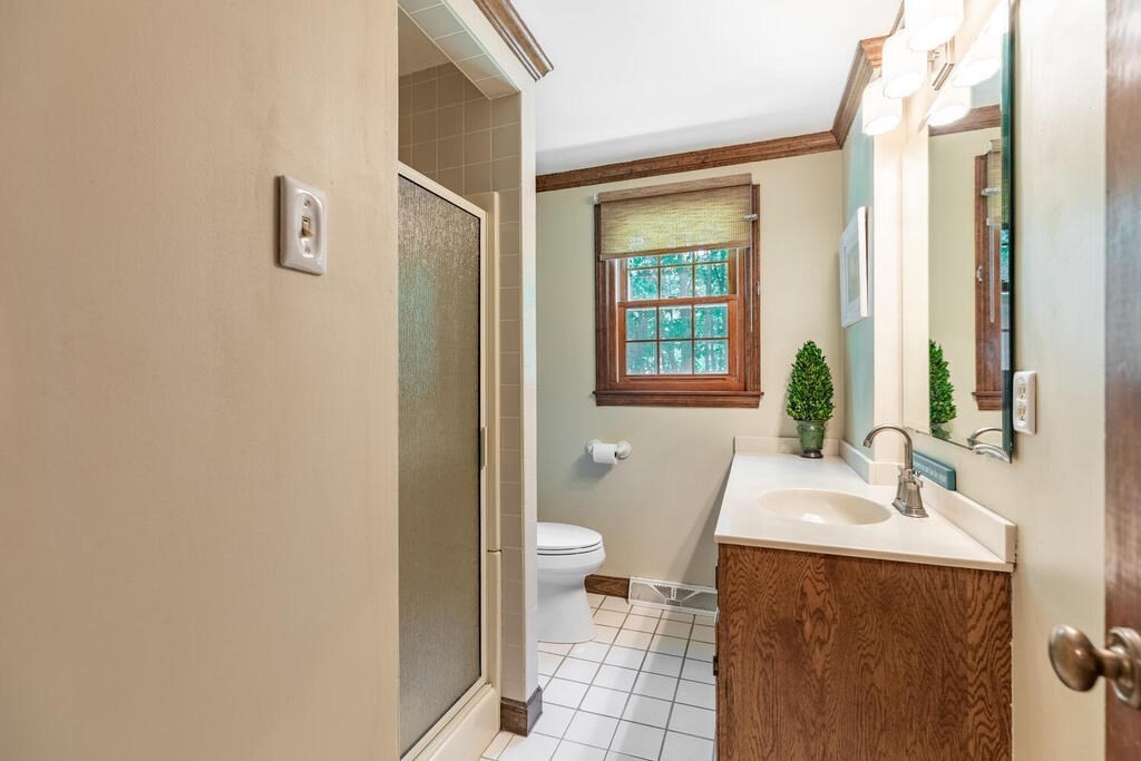 15 Dunstable Road North Chelmsford, MA 01863 - Photo 17 of 30