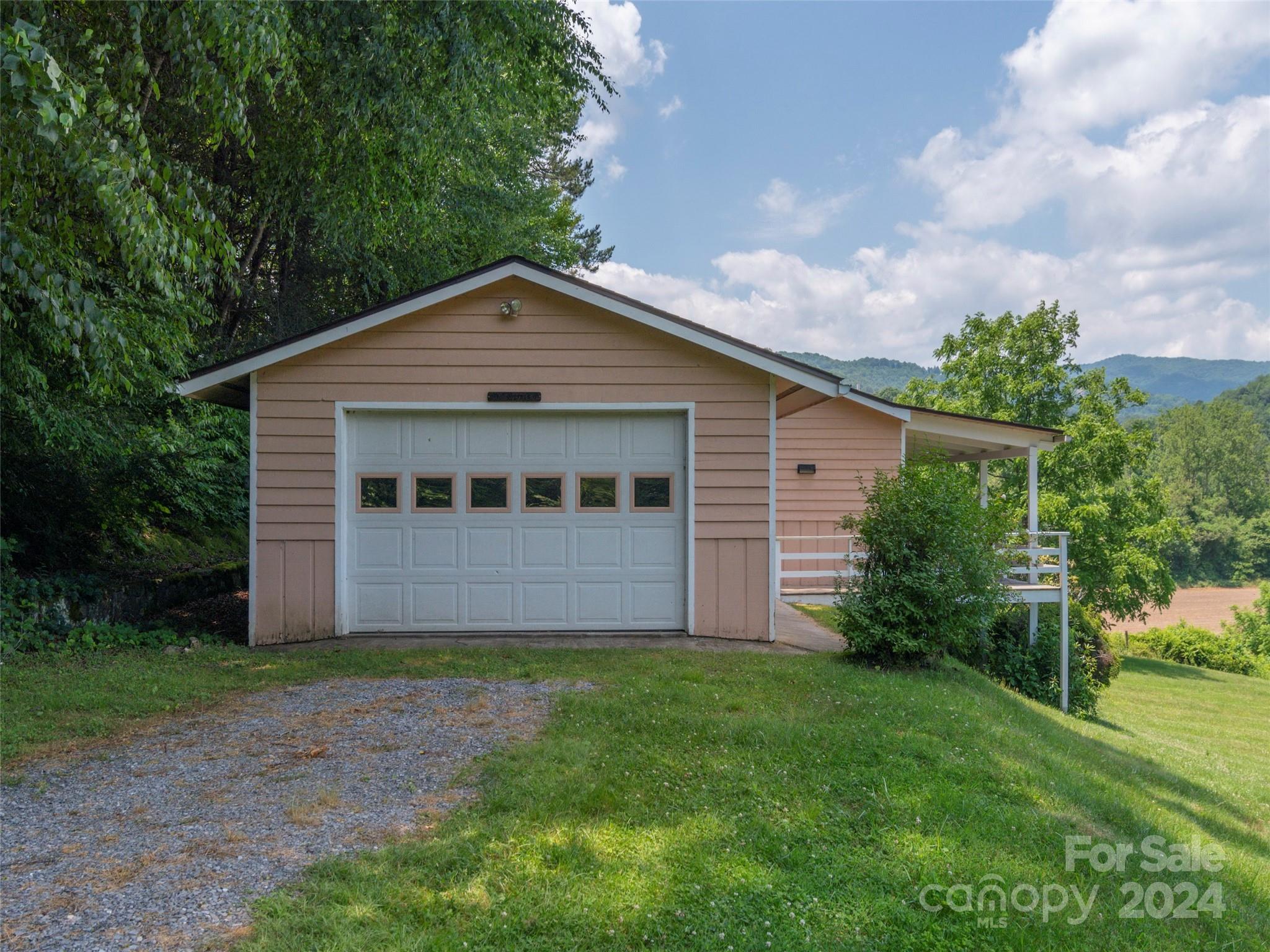 350 Shady Ridge Road Waynesville, NC 28785 - Photo 15 of 22 Gallery Image 15