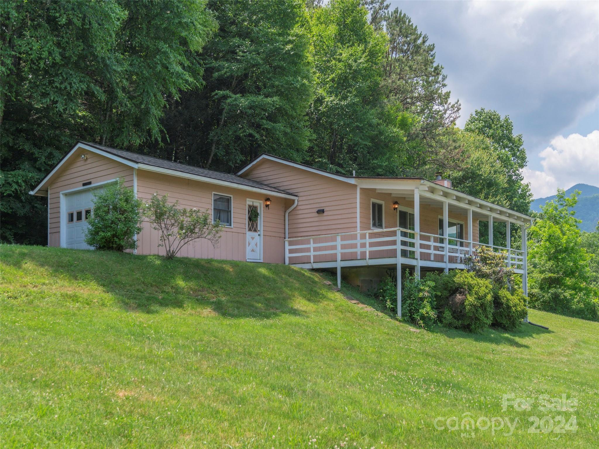 350 Shady Ridge Road Waynesville, NC 28785 - Photo 17 of 22 Gallery Image 17