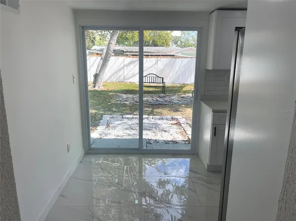 $2,800 | 3717 Belmont Boulevard, Sarasota, FL 34232