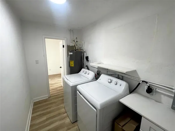 $2,800 | 3717 Belmont Boulevard, Sarasota, FL 34232