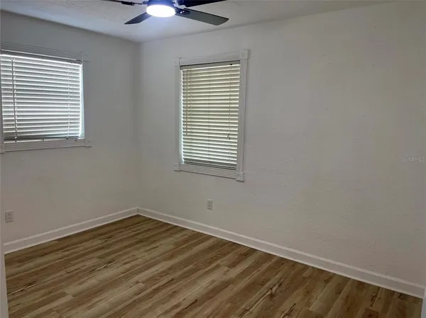 $2,800 | 3717 Belmont Boulevard, Sarasota, FL 34232