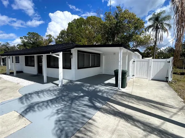 $2,800 | 3717 Belmont Boulevard, Sarasota, FL 34232