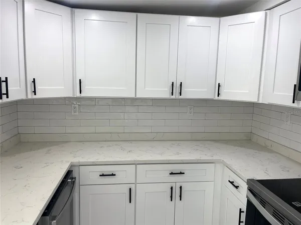 $2,800 | 3717 Belmont Boulevard, Sarasota, FL 34232