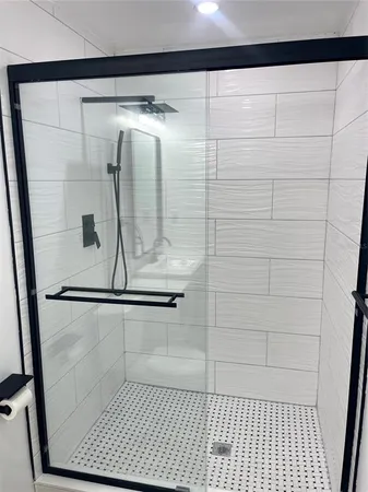 $2,800 | 3717 Belmont Boulevard, Sarasota, FL 34232