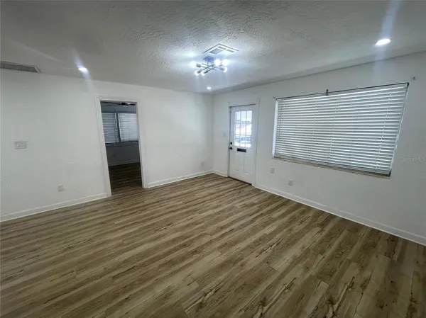 $2,800 | 3717 Belmont Boulevard, Sarasota, FL 34232