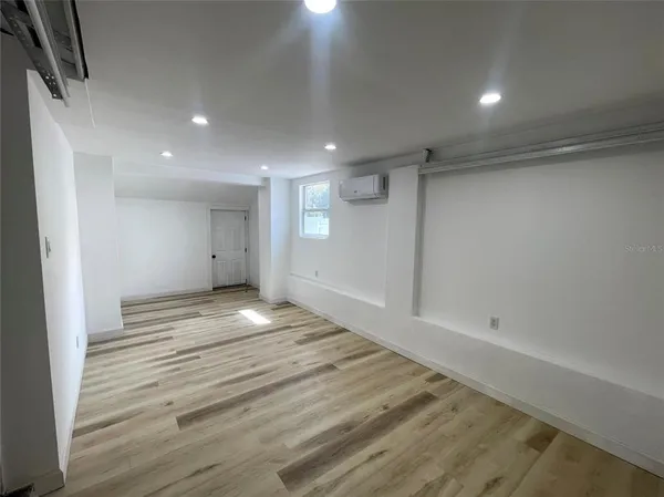 $2,800 | 3717 Belmont Boulevard, Sarasota, FL 34232