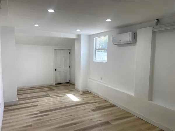 $2,800 | 3717 Belmont Boulevard, Sarasota, FL 34232