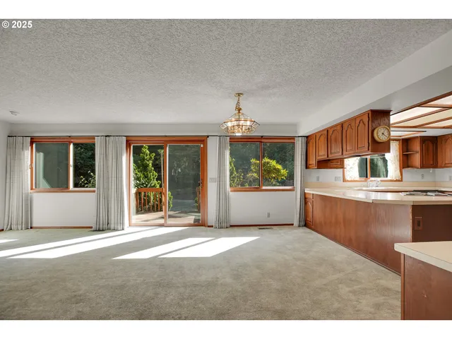 $895,000 | 8710 Southeast 57th Avenue, Portland, OR 97206