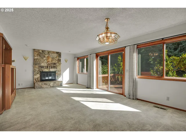 $895,000 | 8710 Southeast 57th Avenue, Portland, OR 97206