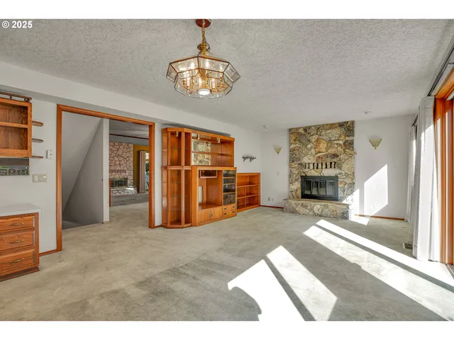 $895,000 | 8710 Southeast 57th Avenue, Portland, OR 97206