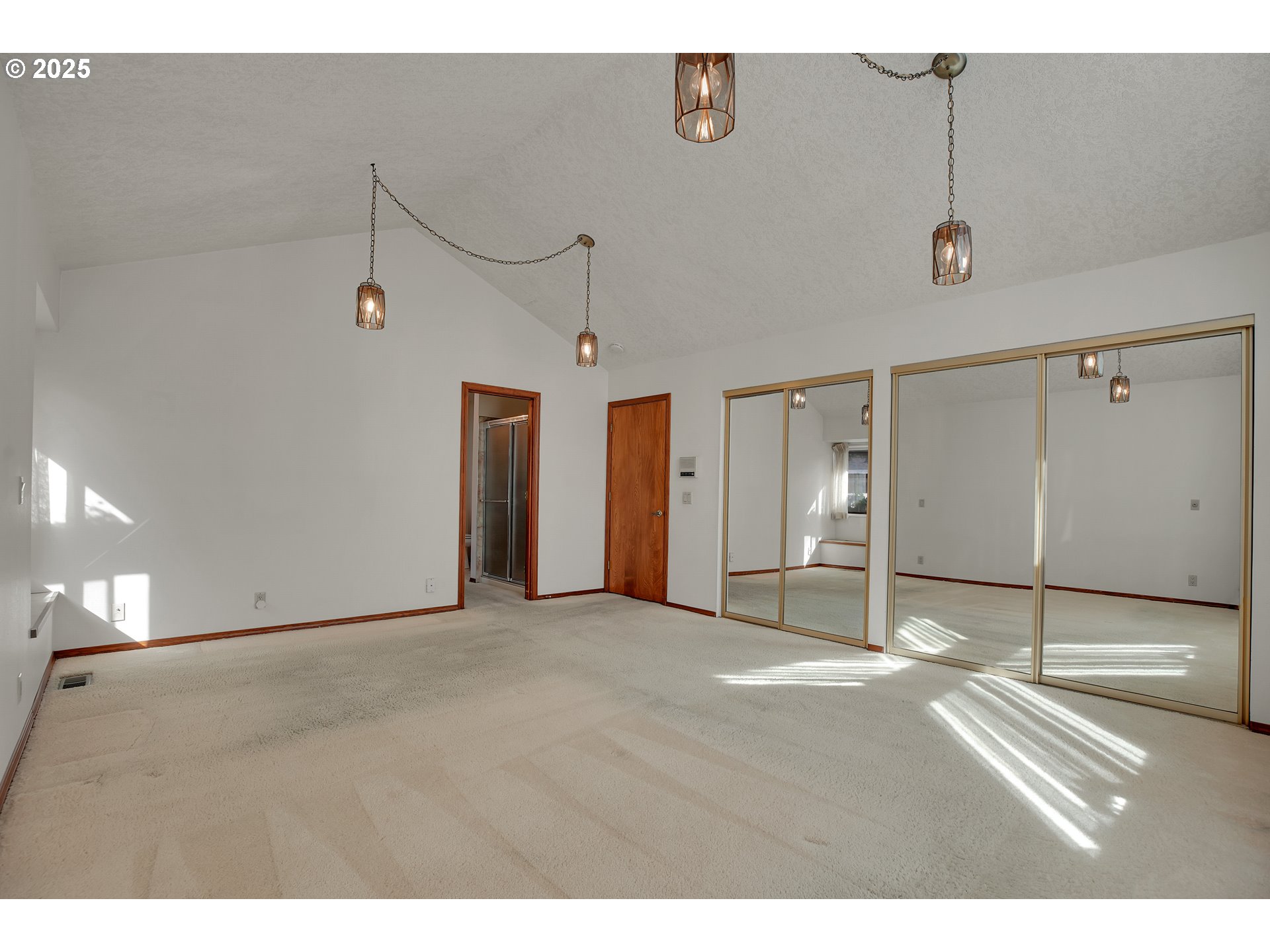 8710 Southeast 57th Avenue Portland, OR 97206 - Photo 25 of 47 a view of an empty room