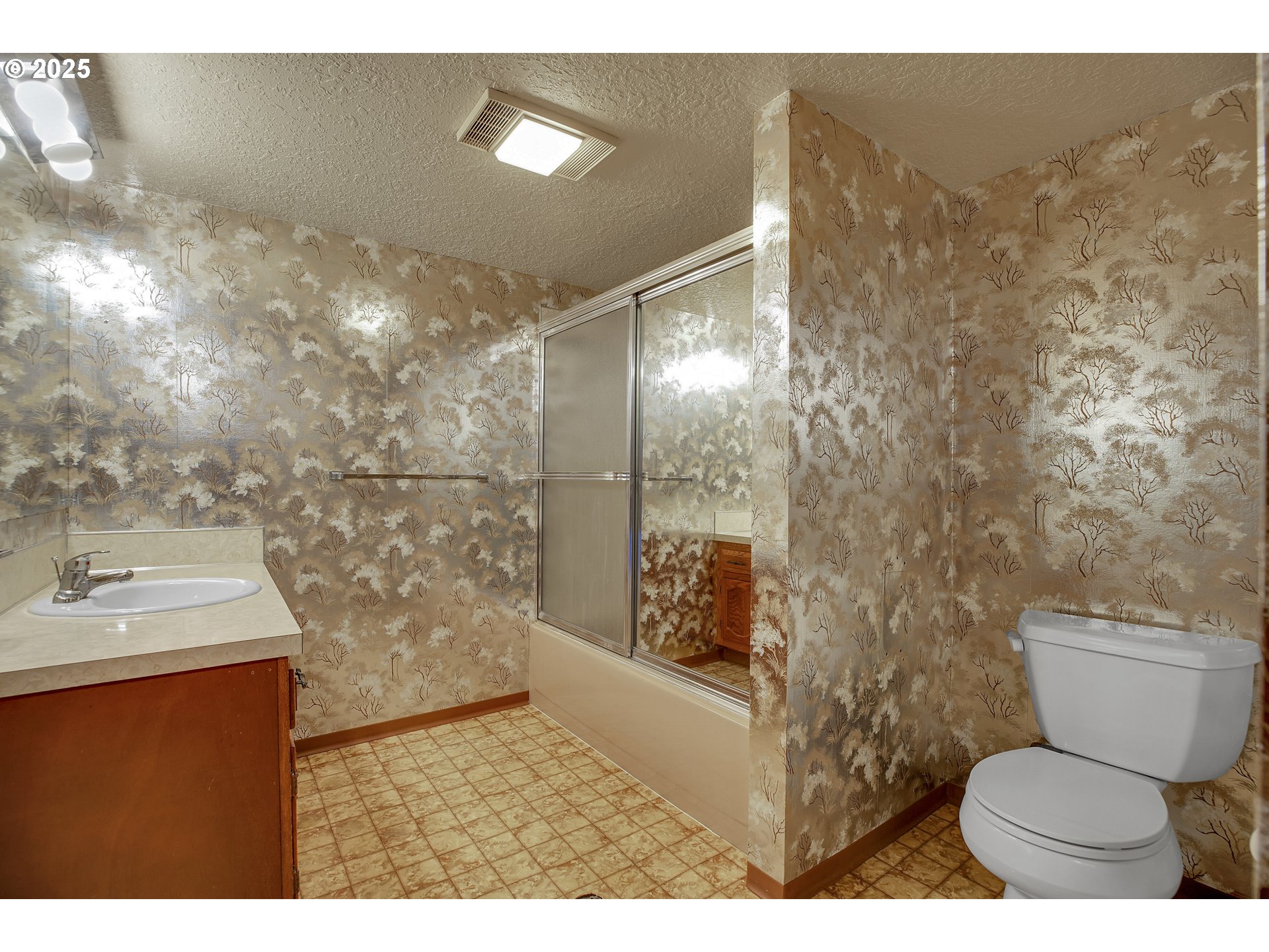 8710 Southeast 57th Avenue Portland, OR 97206 - Photo 33 of 47 a bathroom with a sink toilet and shower