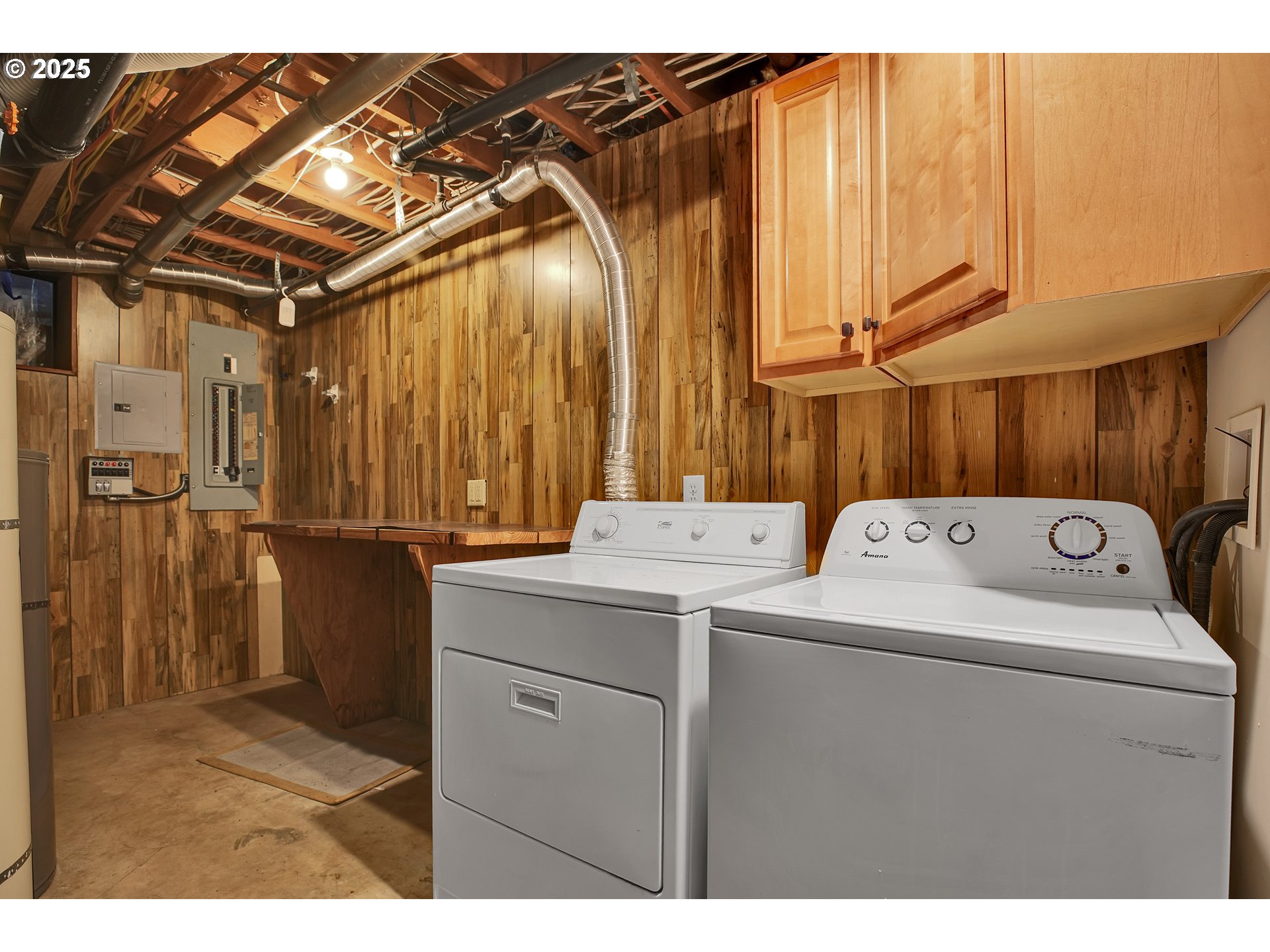 8710 Southeast 57th Avenue Portland, OR 97206 - Photo 35 of 47 a utility room with dryer and washer