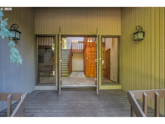 $895,000 | 8710 Southeast 57th Avenue, Portland, OR 97206