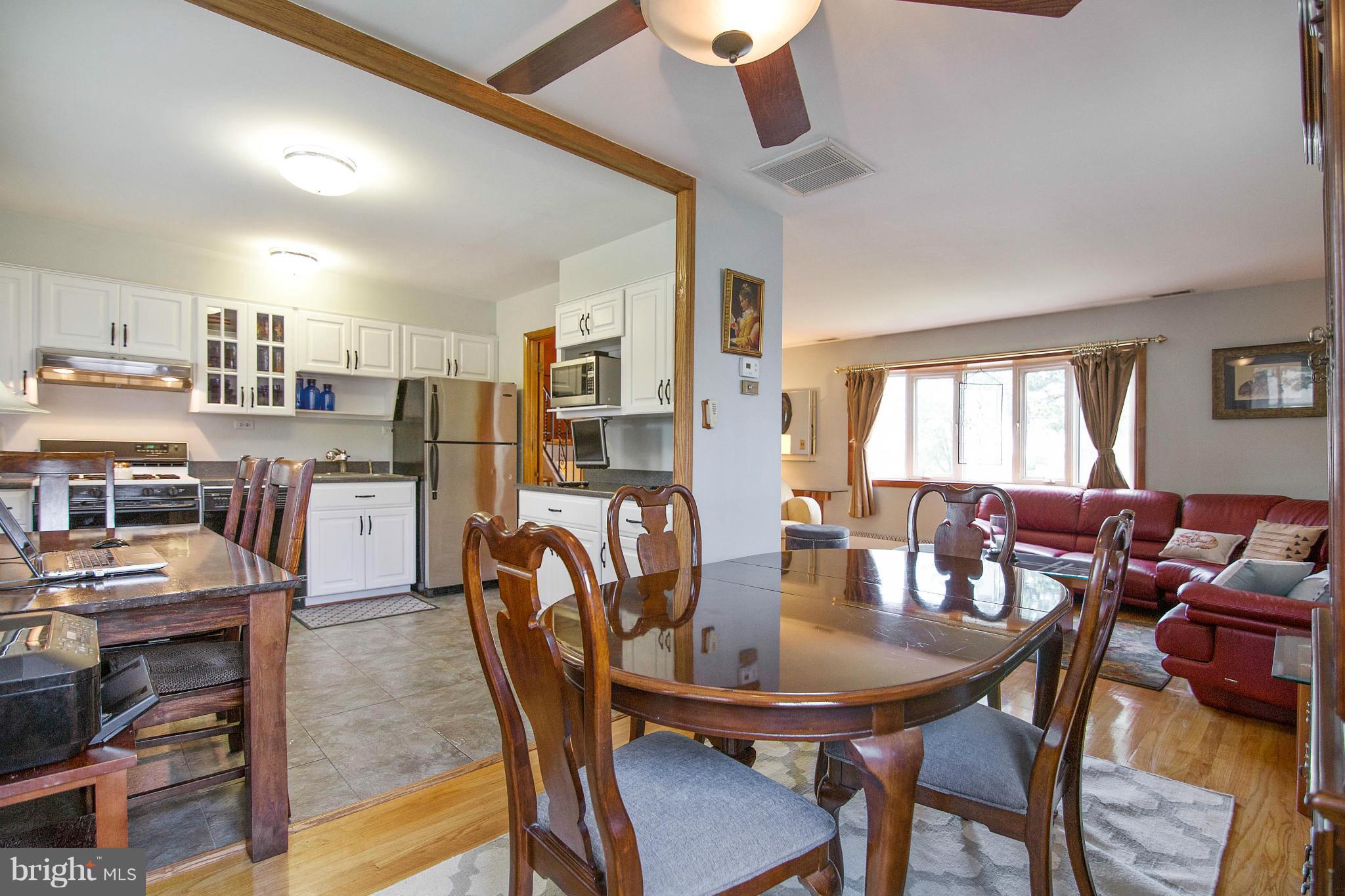 451 West Maple Road Linthicum Heights, MD 21090 - Photo 9 of 30 a dining room with furniture and window